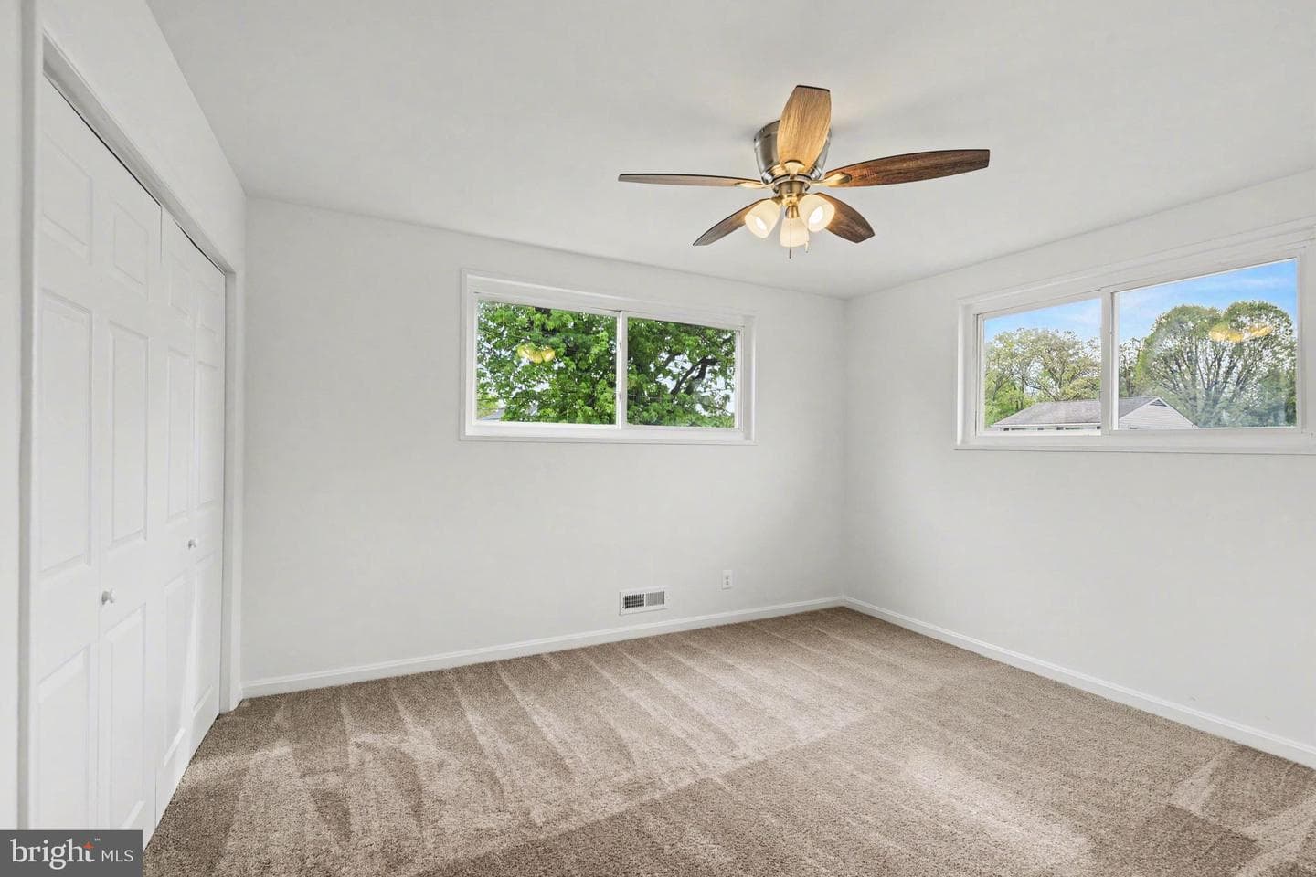 642 Walker Street photo 10