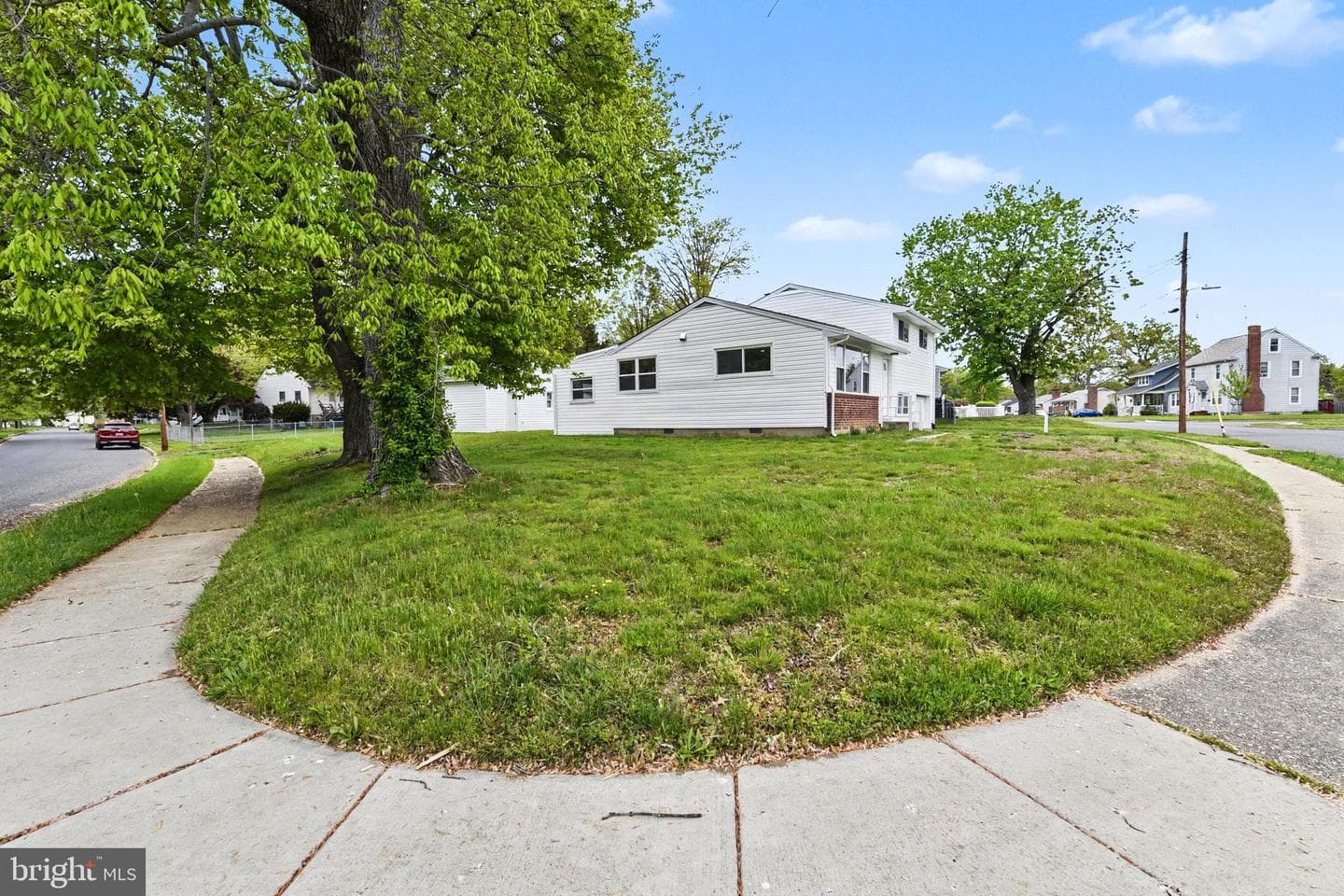 642 Walker Street photo 26