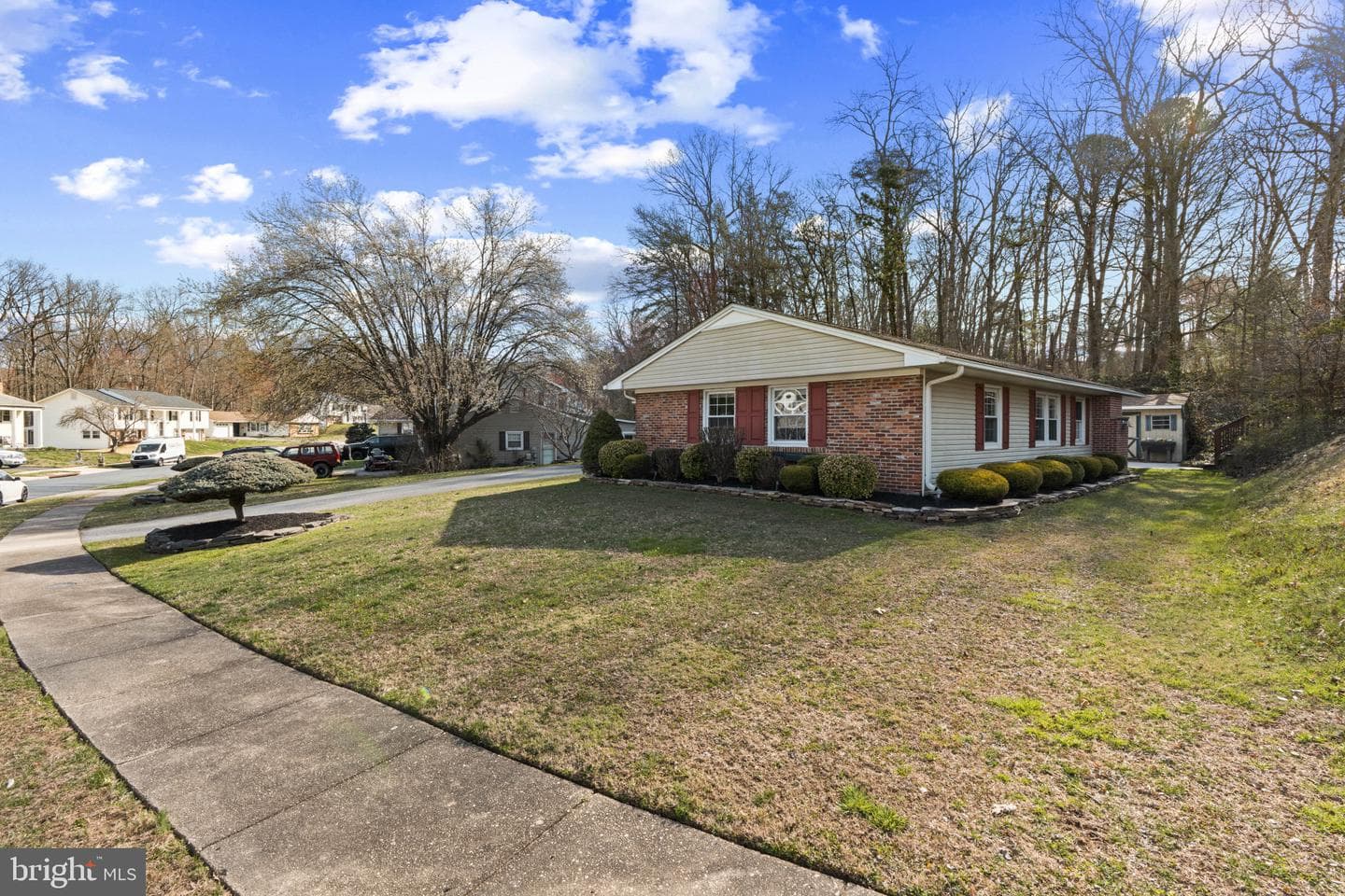 603 Falconbridge Drive photo 2