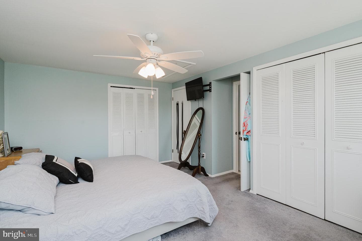 696 Shore Drive photo 27