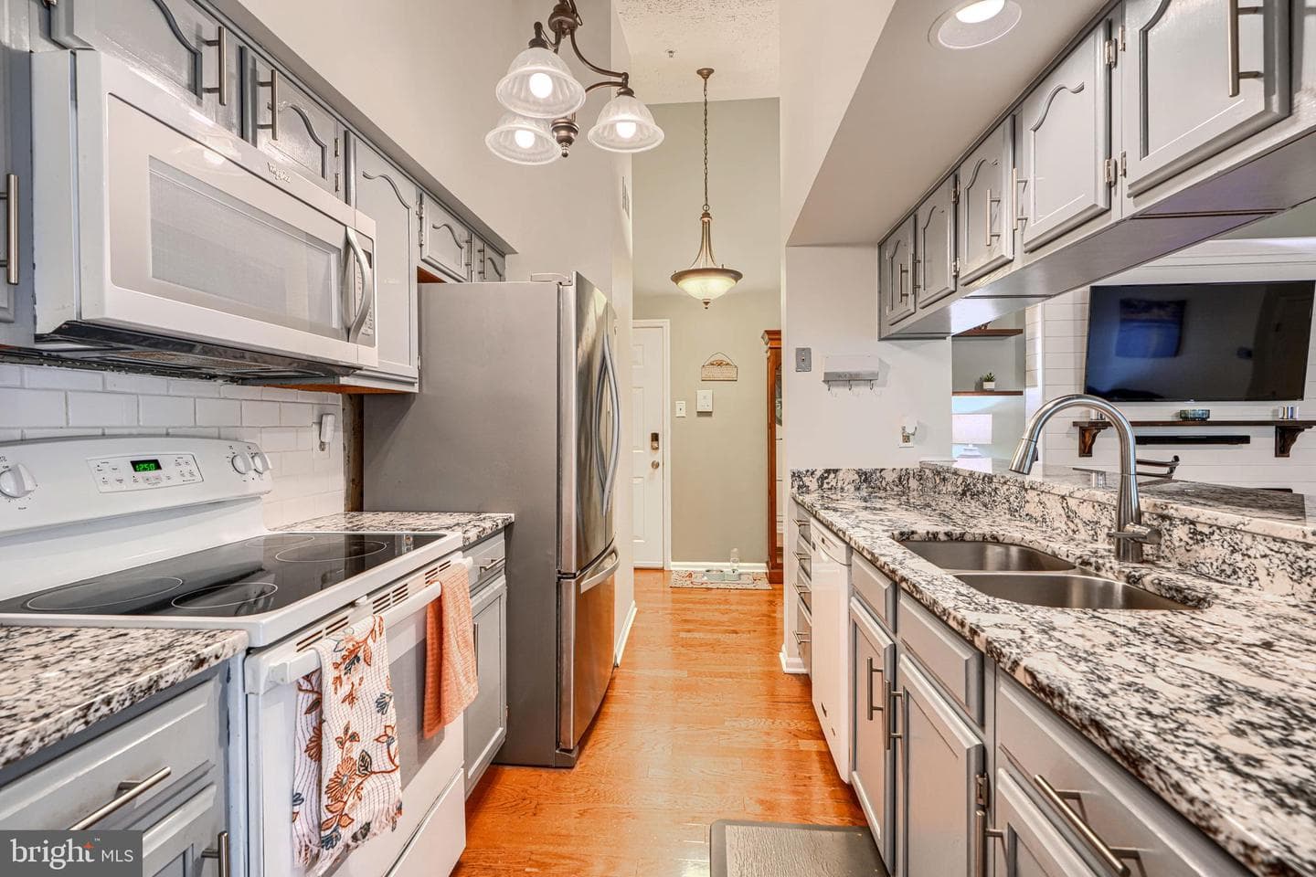 902 Jessicas Lane #902-K photo 15