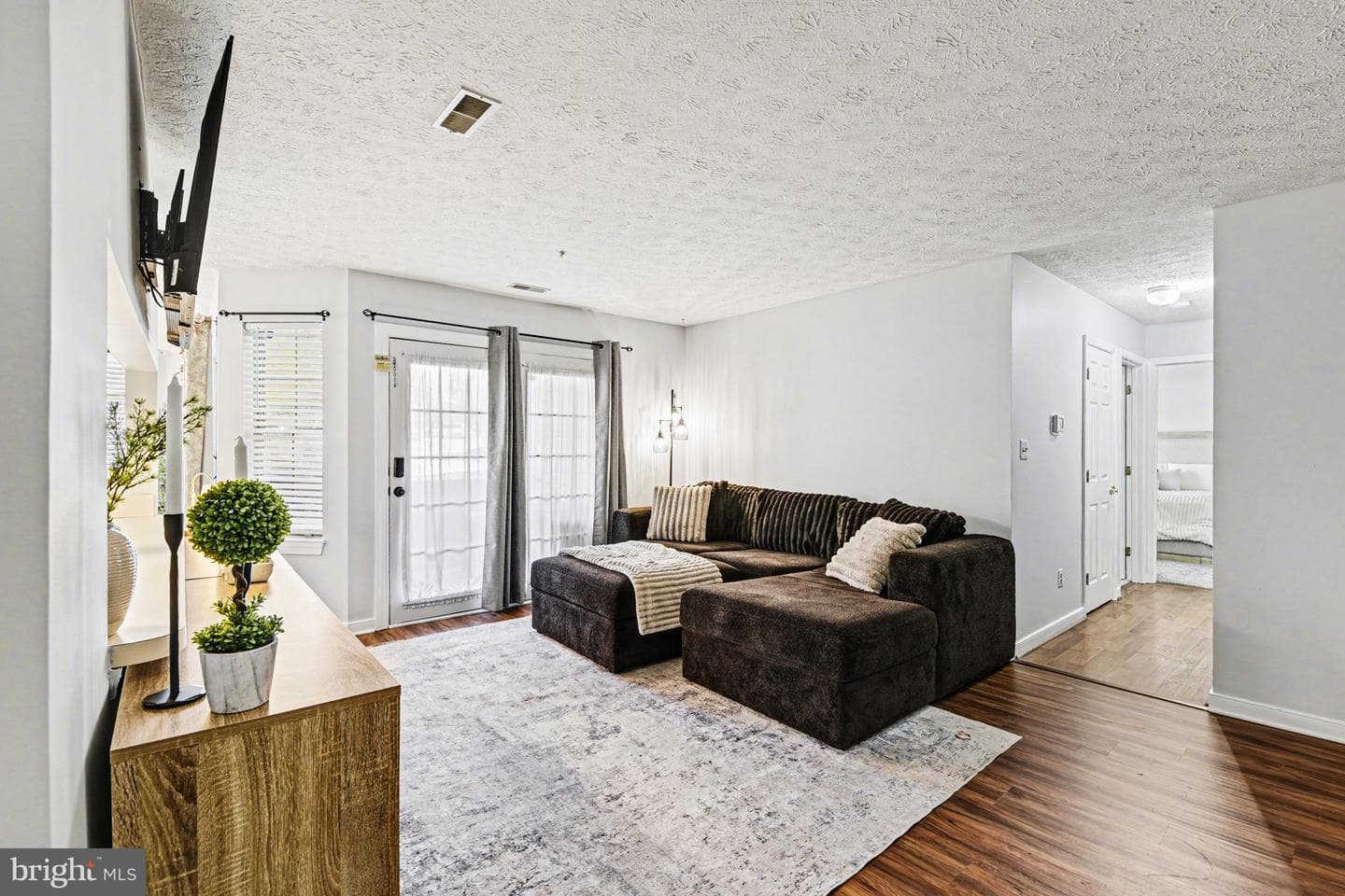 1717 Landmark Drive #1j photo 3