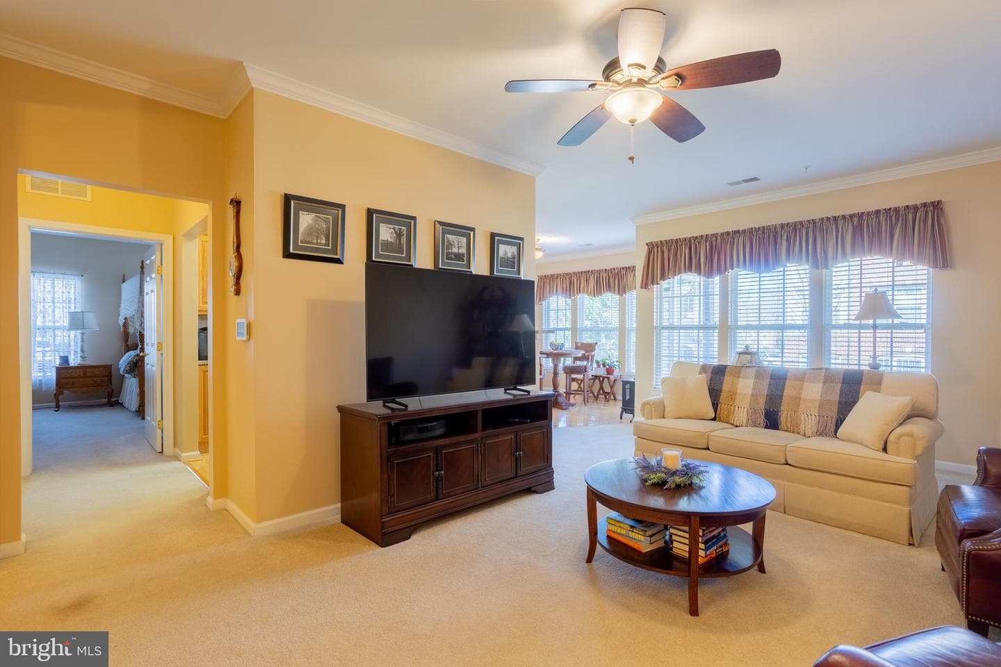 205 Kings Crossing Cir Apt 1B photo 11