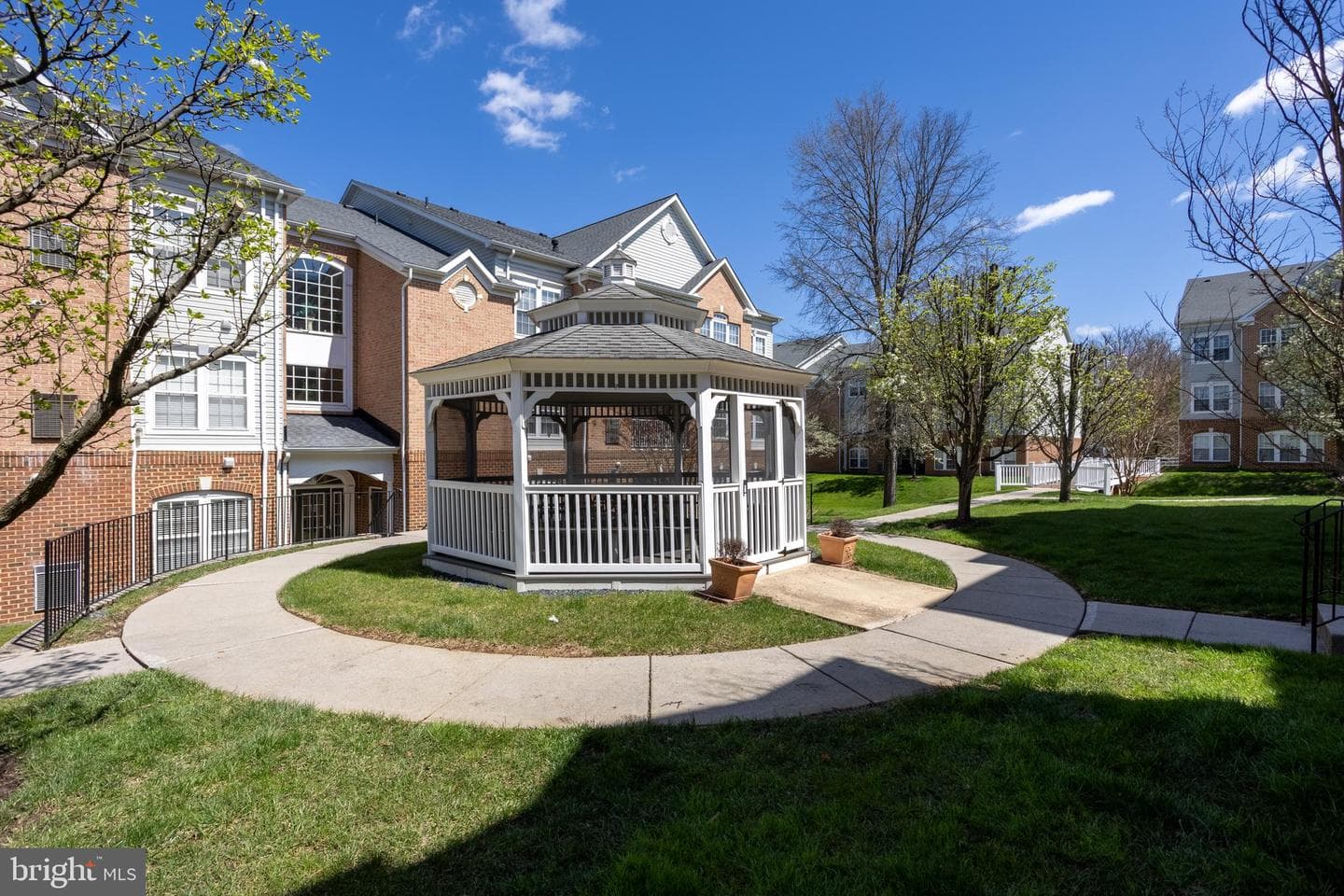 205 Kings Crossing Cir Apt 1B photo 40