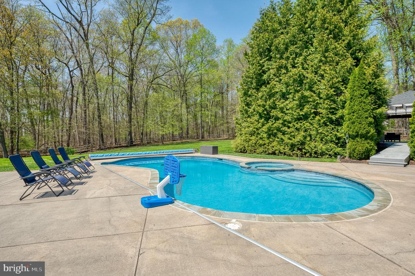 1216 Bluebird Court W photo 114