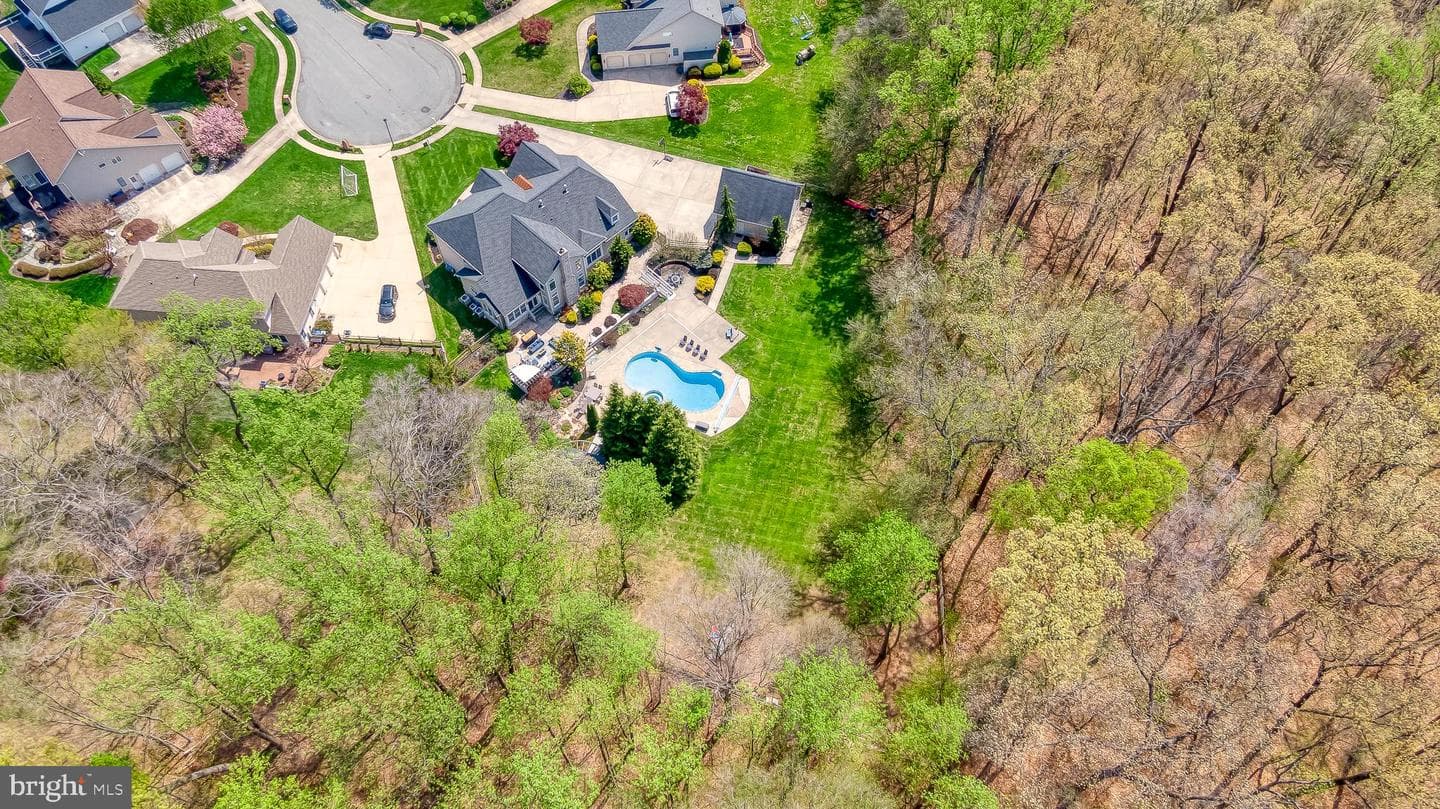 1216 Bluebird Court W photo 126