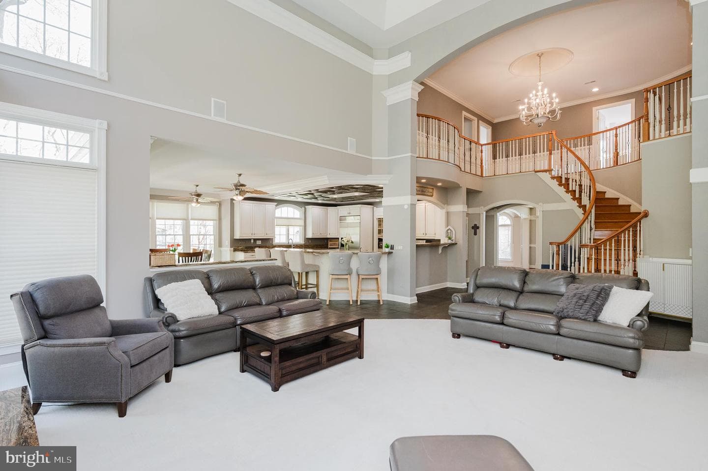 1216 Bluebird Court W photo 22