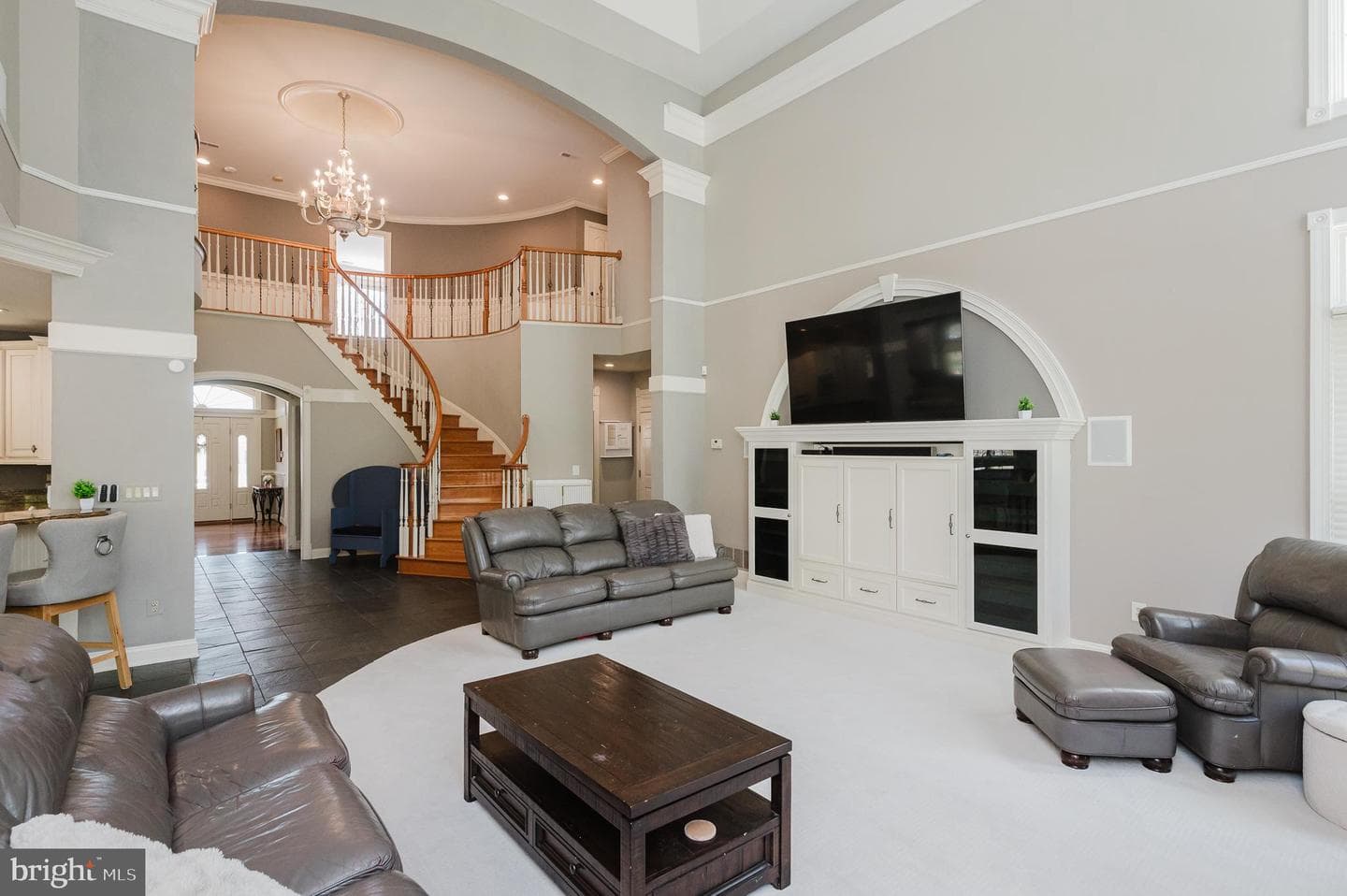 1216 Bluebird Court W photo 23