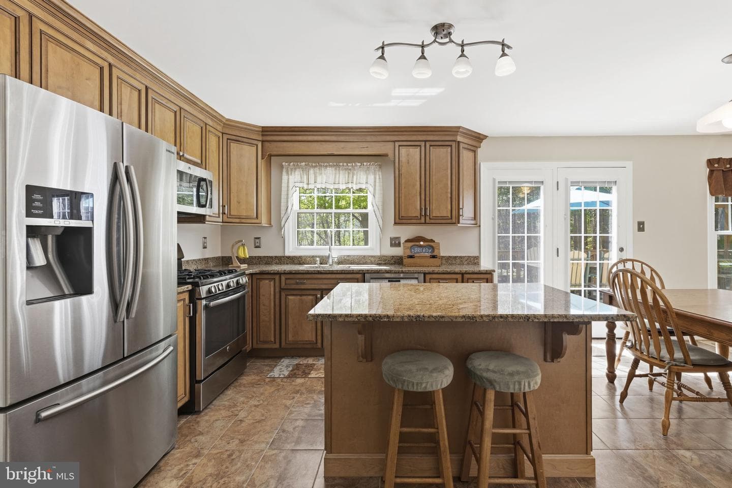 533 Inglewood Road photo 11