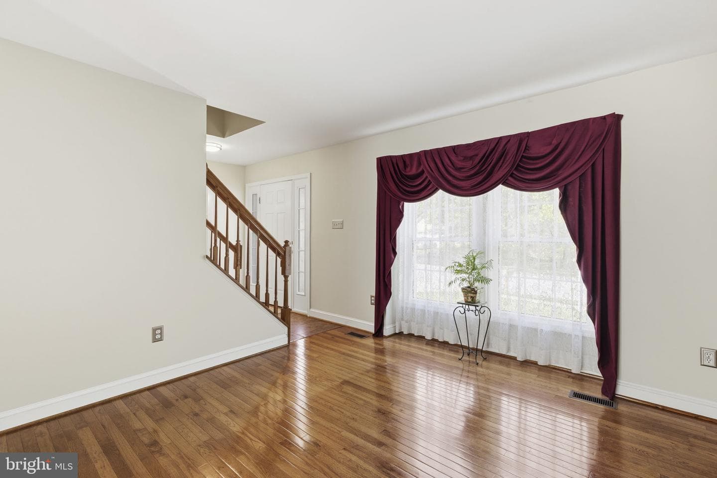 533 Inglewood Road photo 7