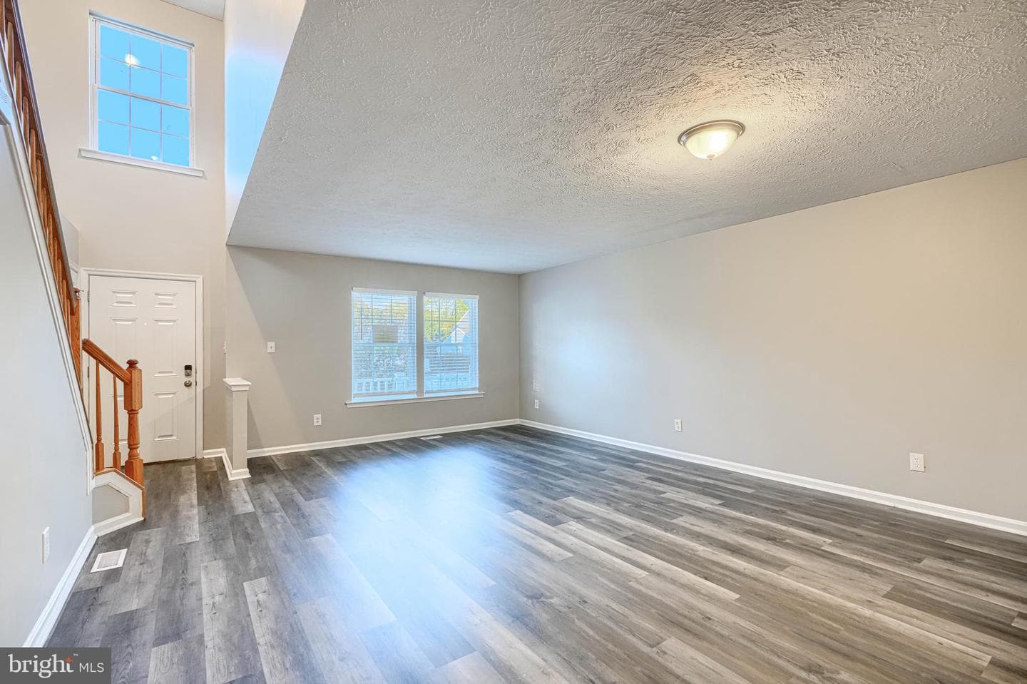 467 Manor Road photo 2
