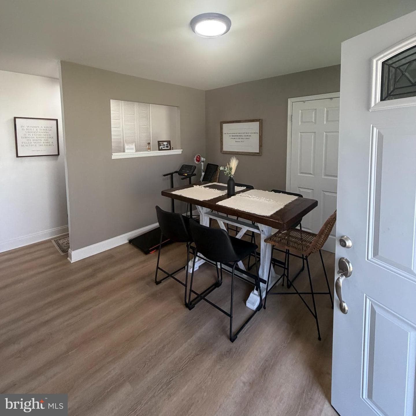 630 Sequoia Drive photo 4