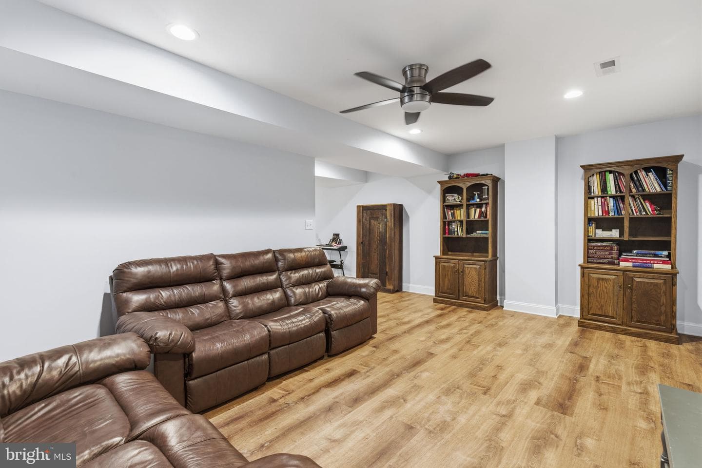 803 Deepwood Court photo 33