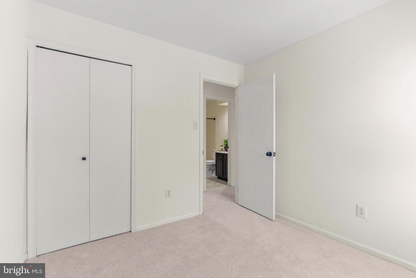 330 Fullerton Place photo 22