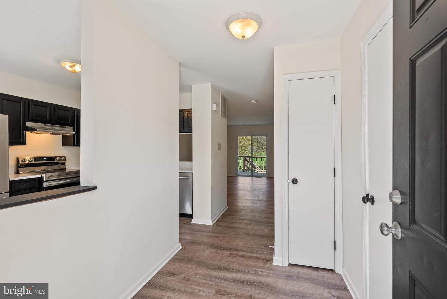 330 Fullerton Place photo 4