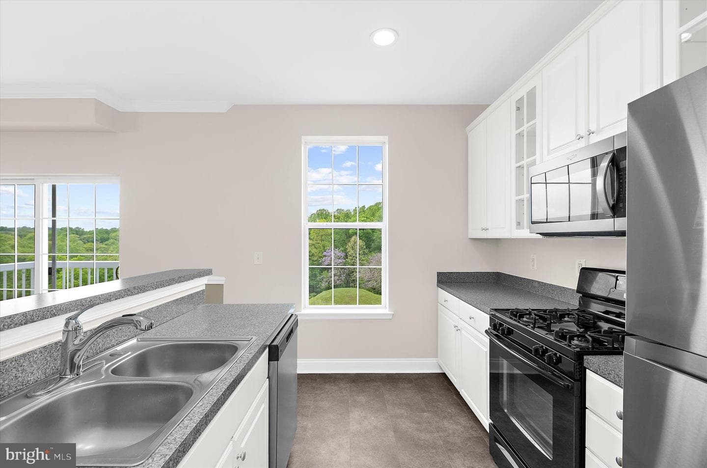 1815 Selvin Drive #204 photo 14