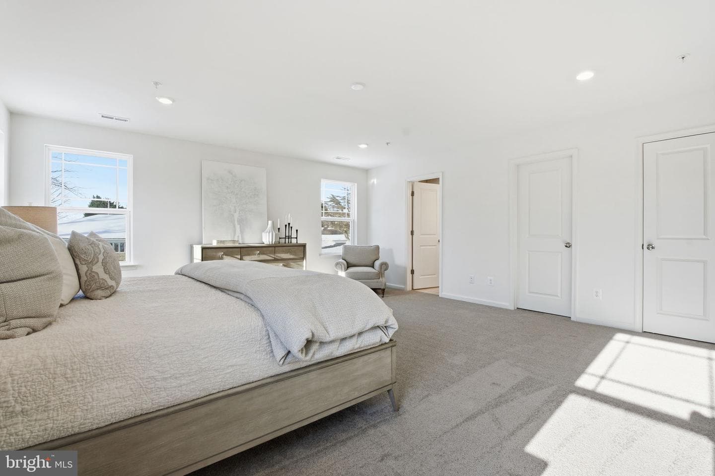617 Loring Avenue photo 22