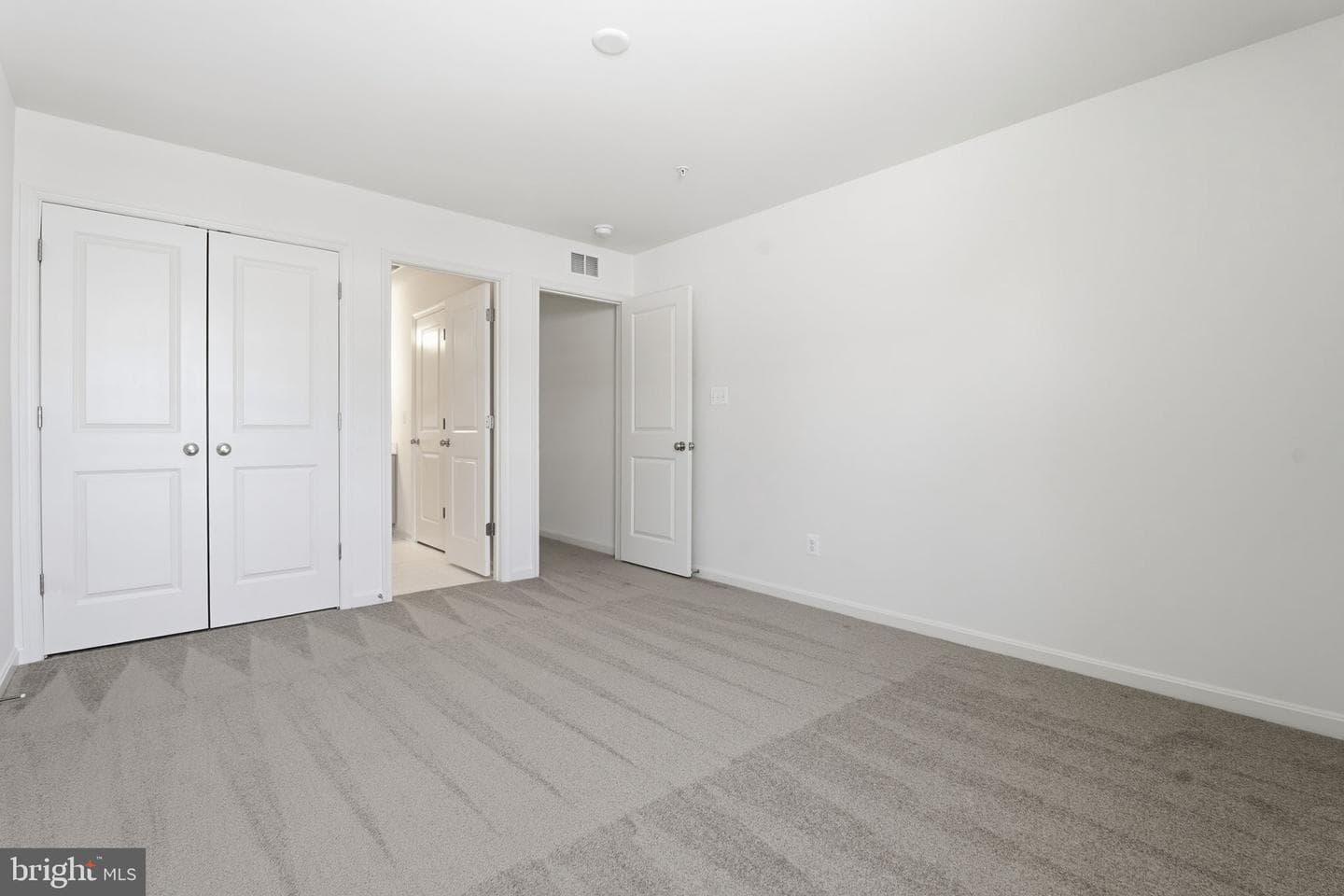 617 Loring Avenue photo 32
