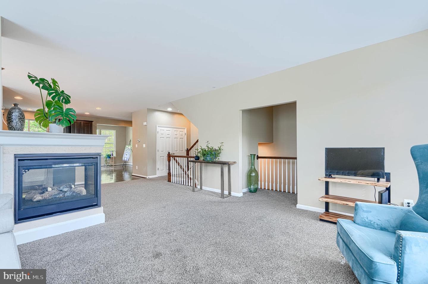 246 Mohegan Drive photo 3