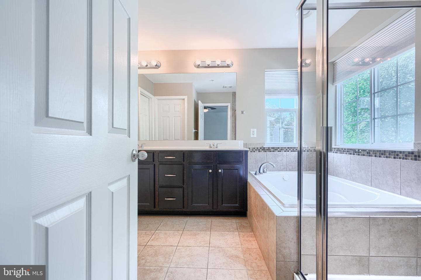 246 Mohegan Drive photo 33