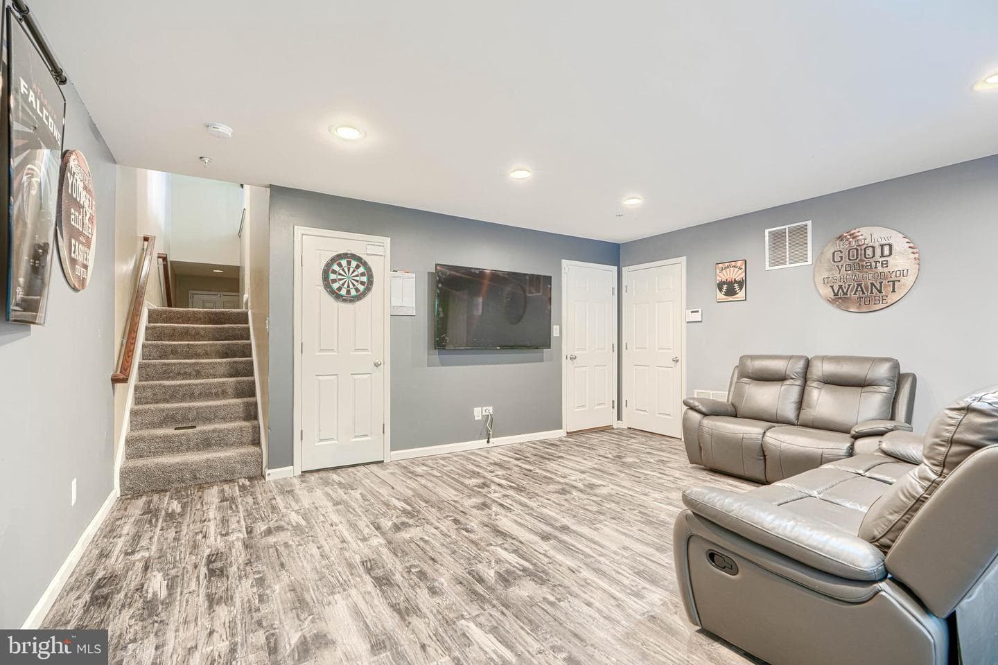 246 Mohegan Drive photo 45