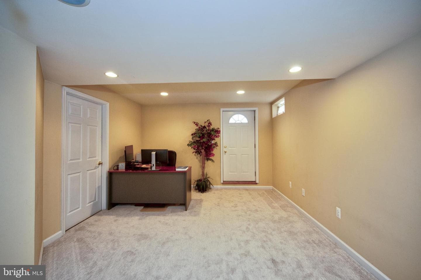 588 Felix Court photo 31