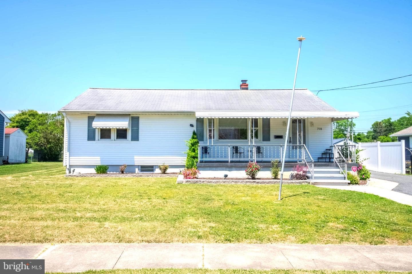 708 Webb Street photo 2