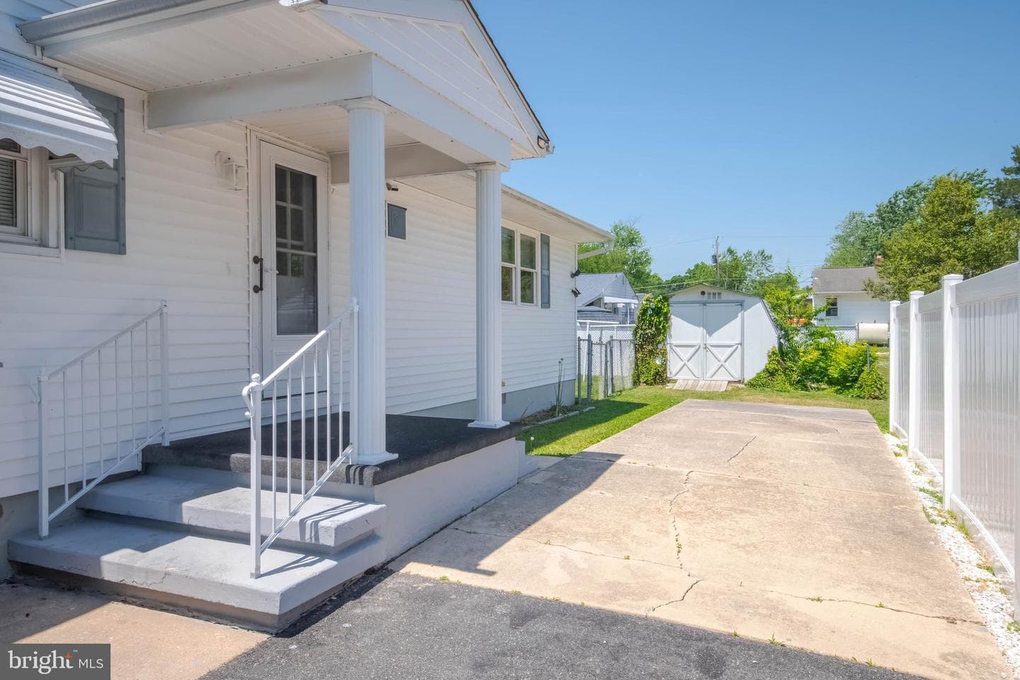 708 Webb Street photo 5