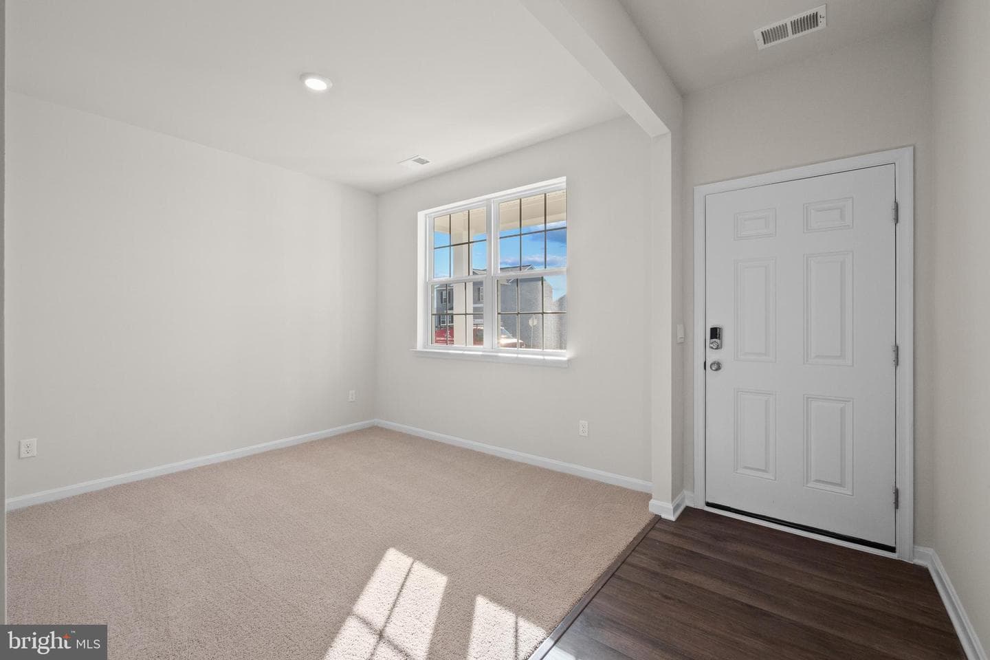 805 Spikeresh Way photo 4