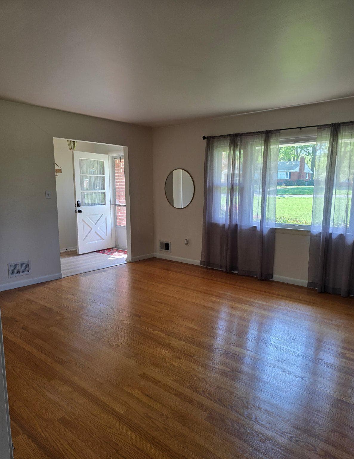 410 Plumtree Road photo 4