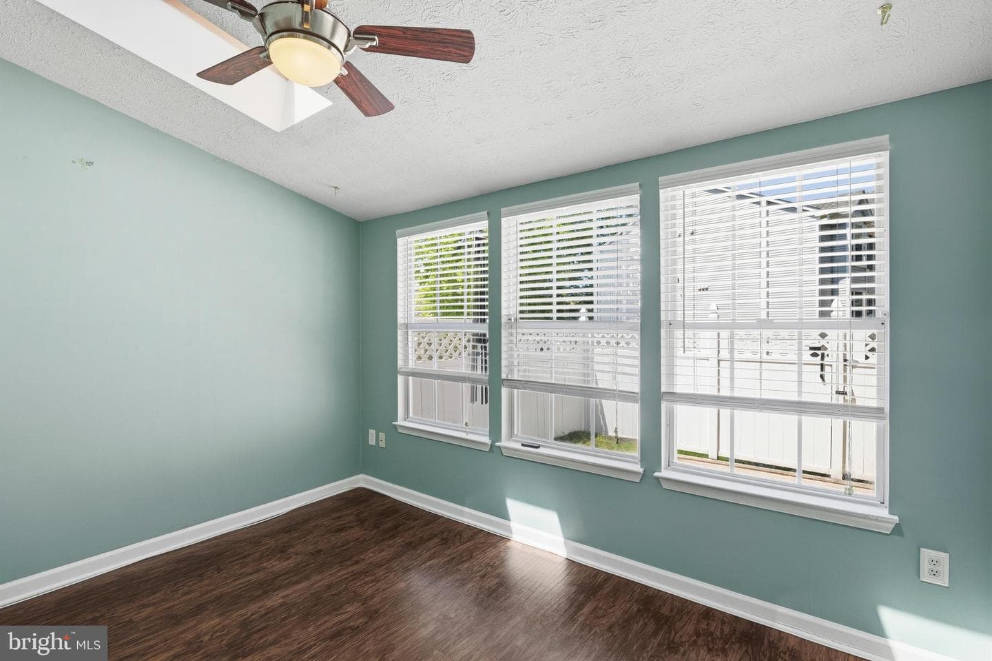 912 Jessicas Ln # 34 photo 11