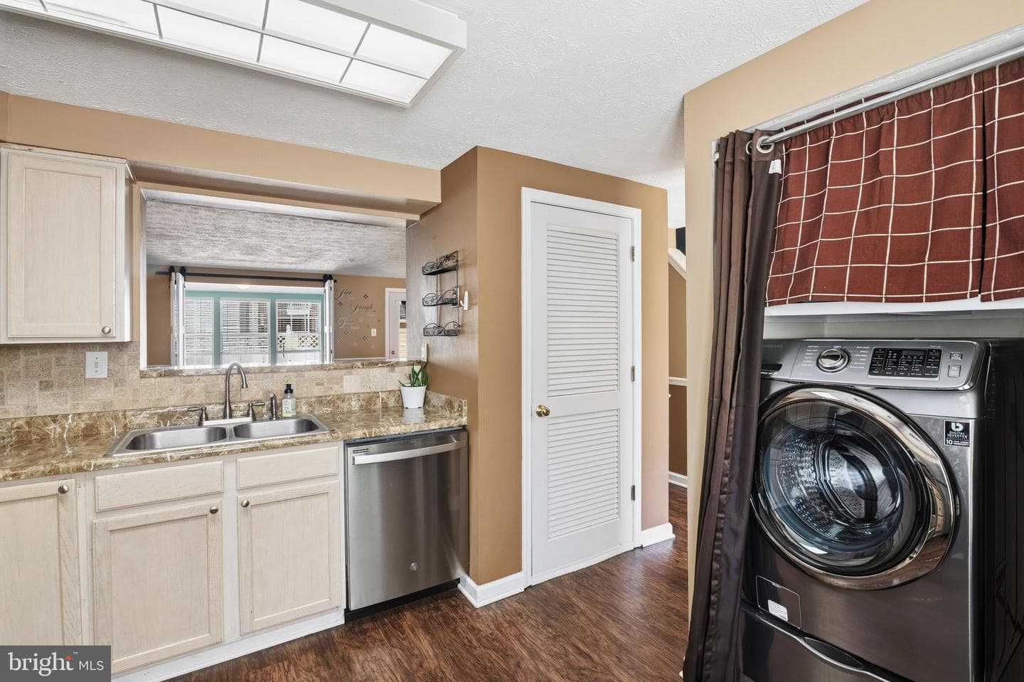 912 Jessicas Ln # 34 photo 7