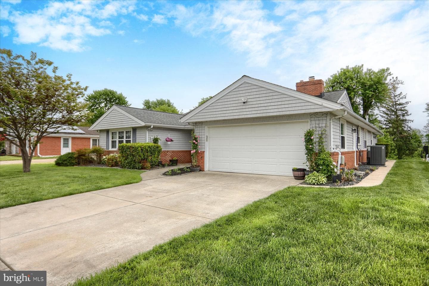 24 Neptune Drive photo 5