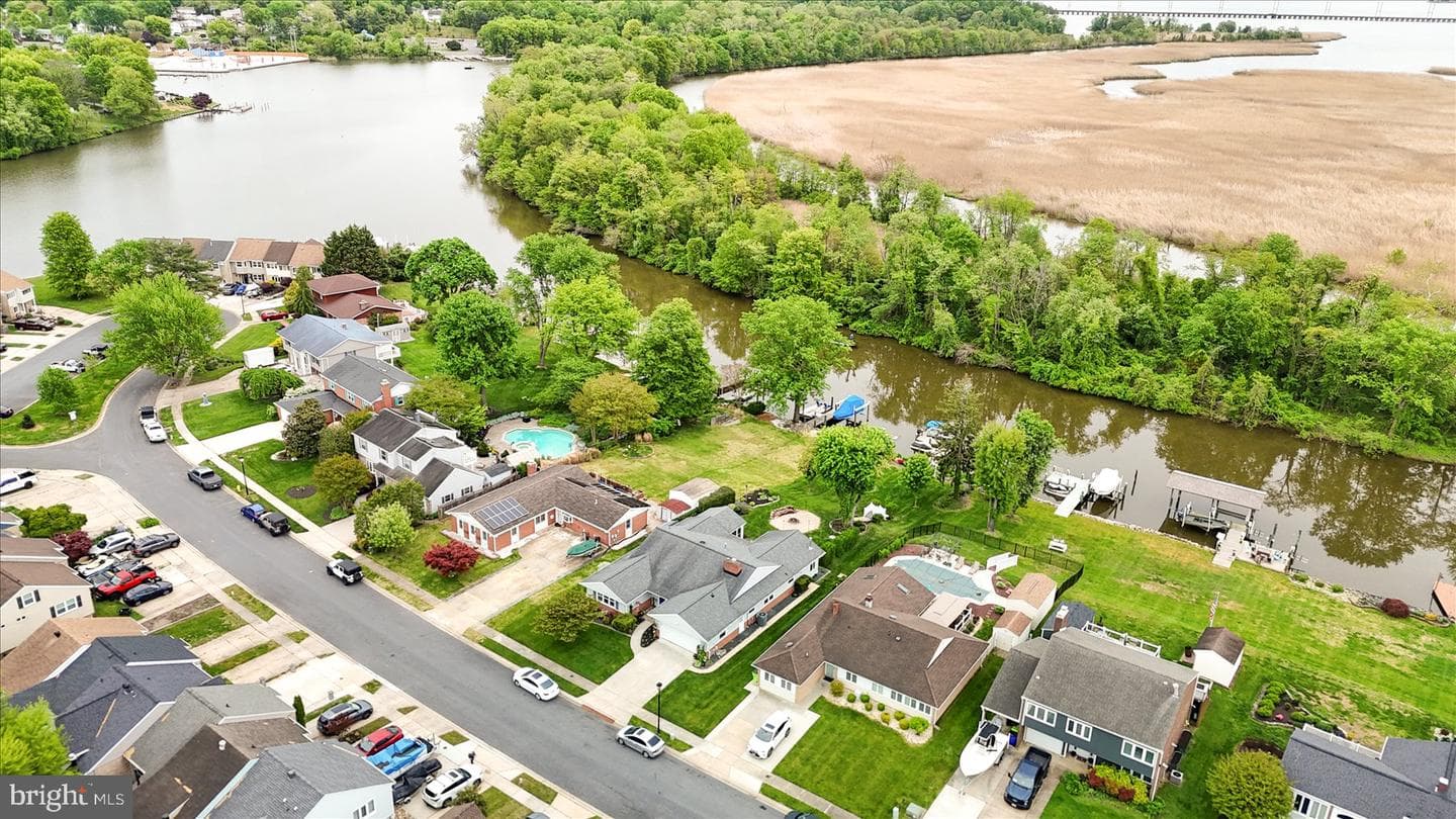 24 Neptune Drive photo 66