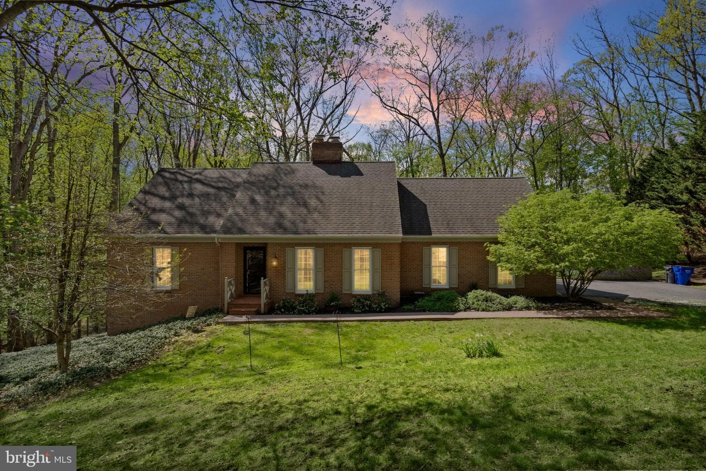 3910 Eaton Drive photo 2