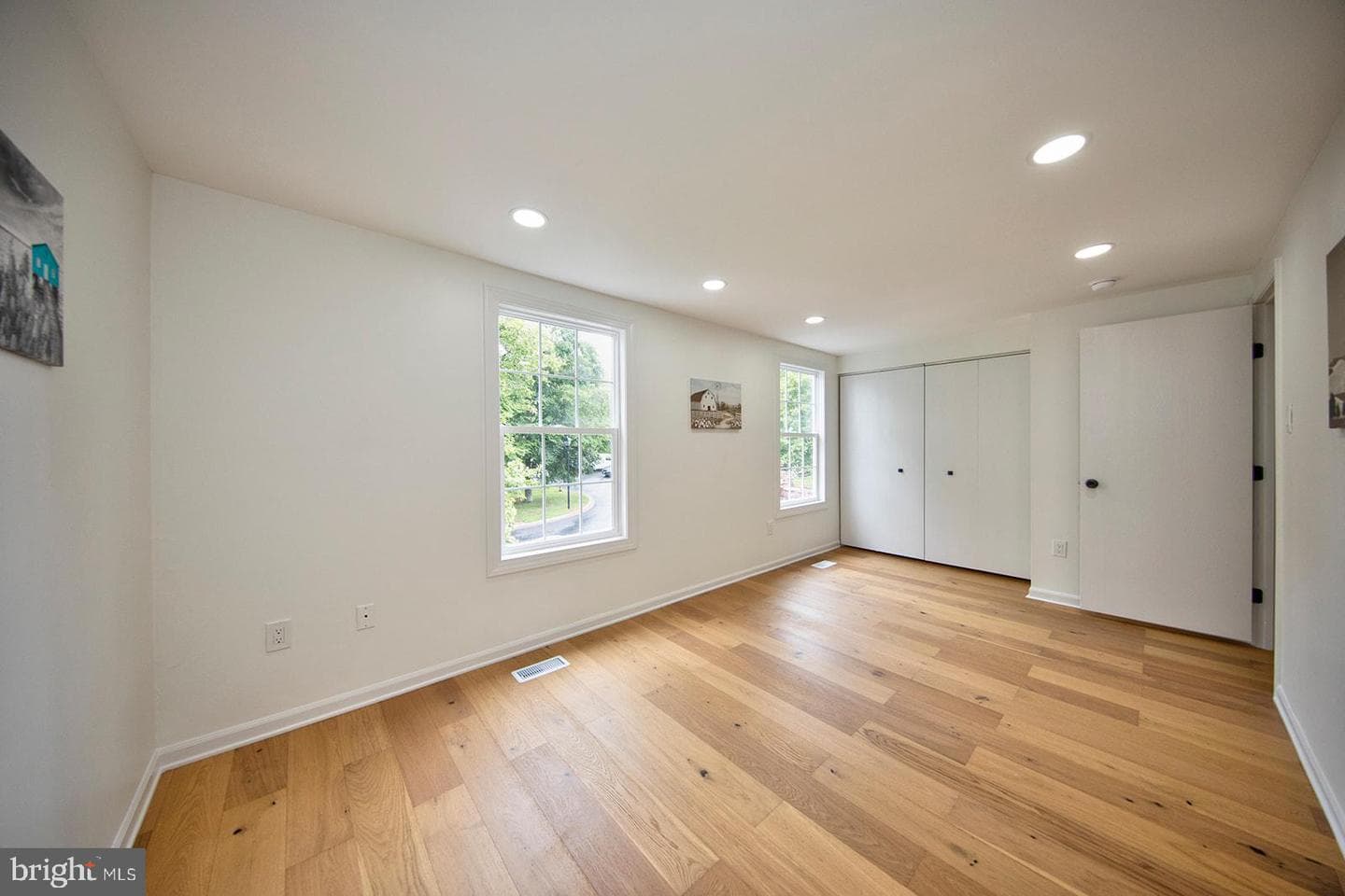 342 Logan Court photo 16