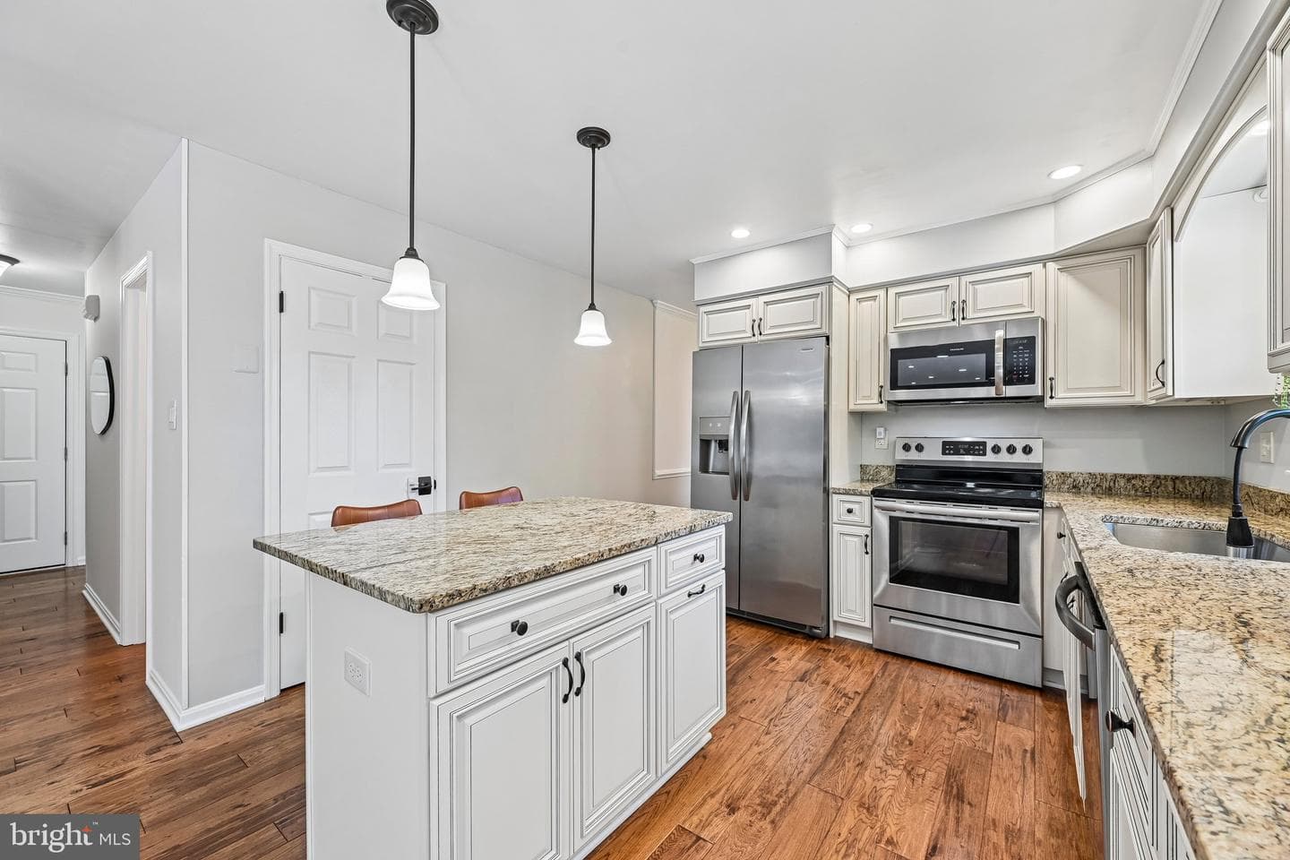 1213 Bancroft Court photo 5