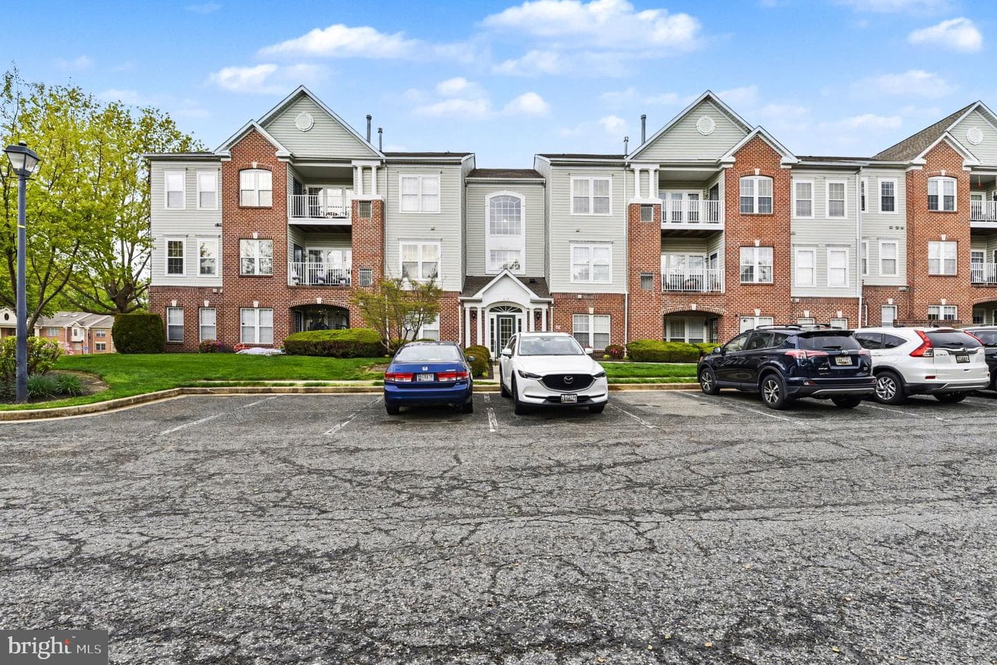 111 Sunshine Ct # F photo 3