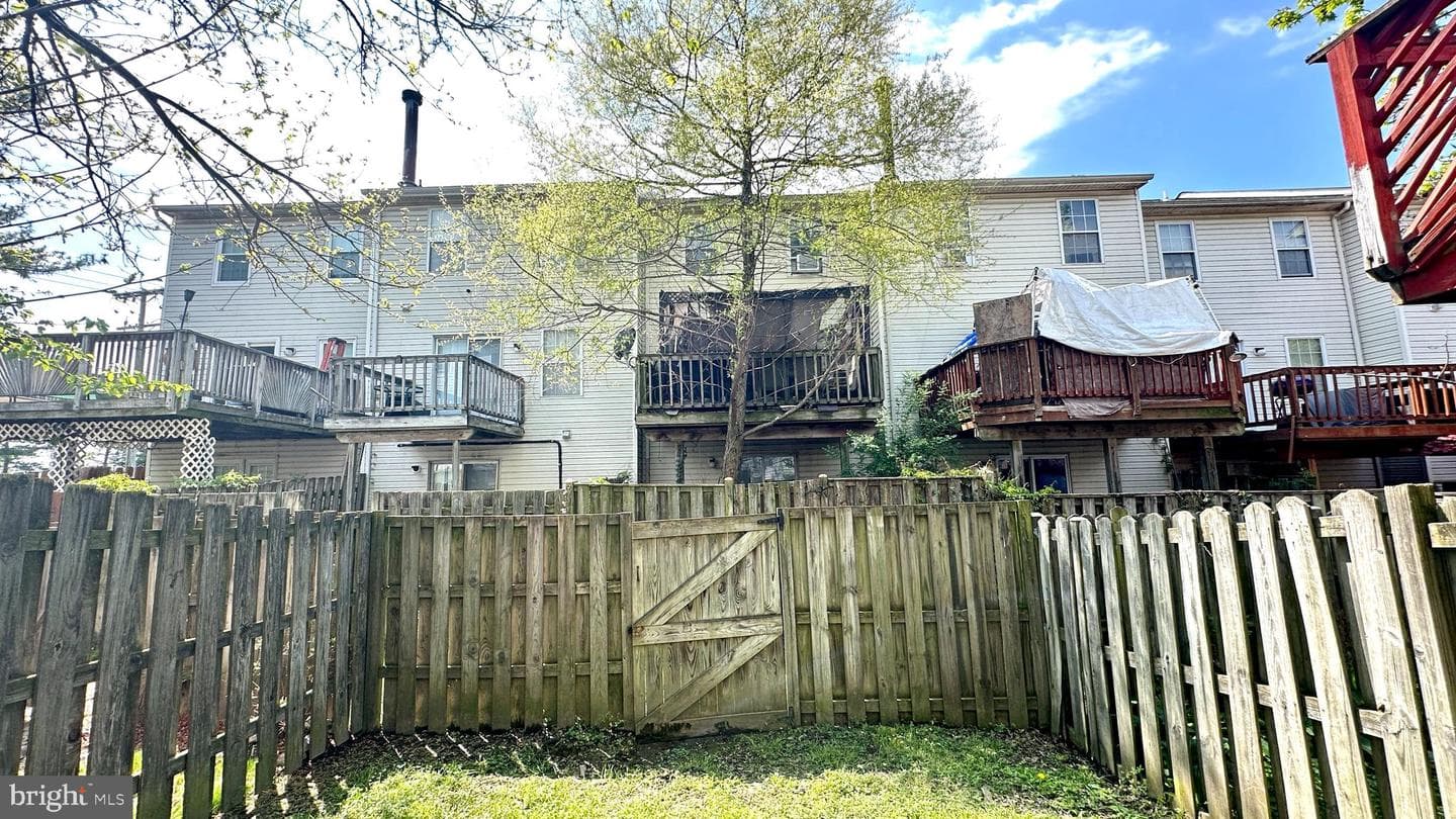 704 Saint Peters Court photo 30