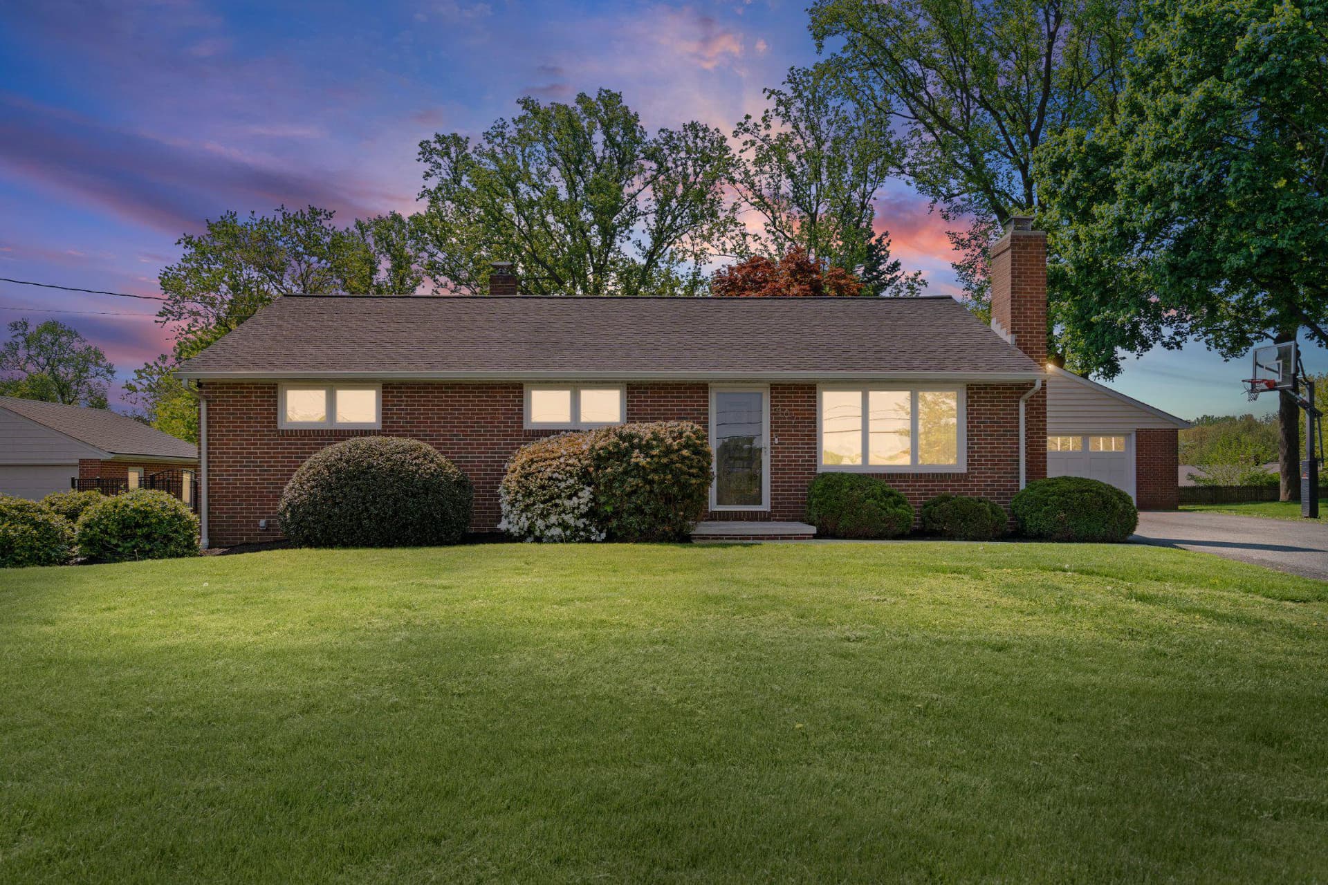 407 Plumtree Road photo 4