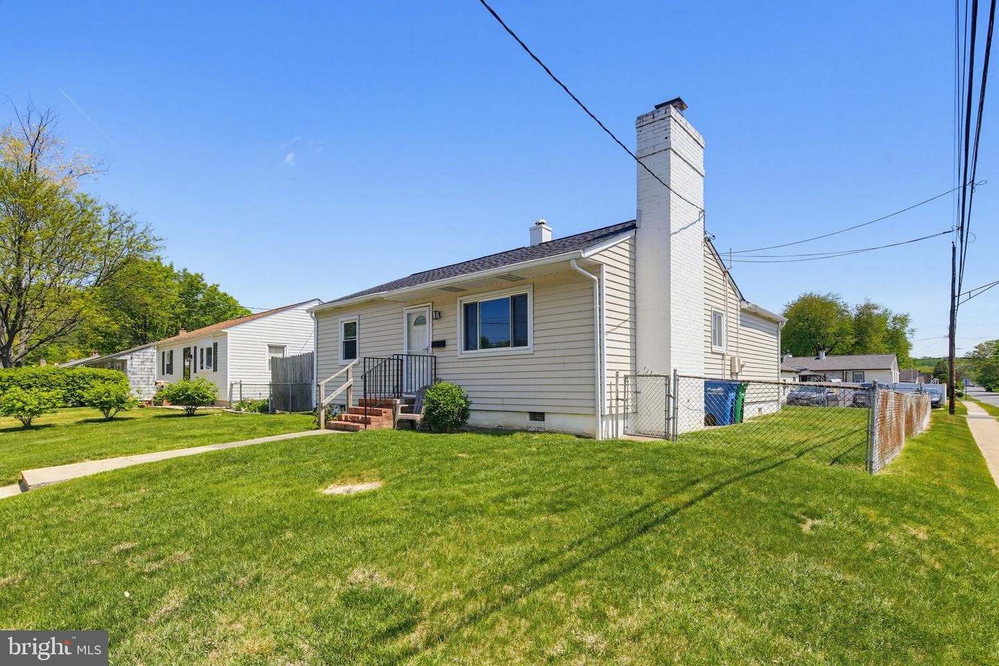 535 Walker Street photo 21