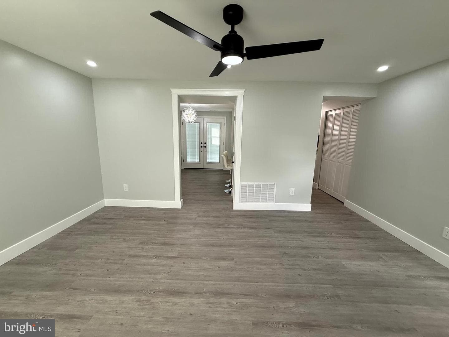 701 Shore Drive photo 20