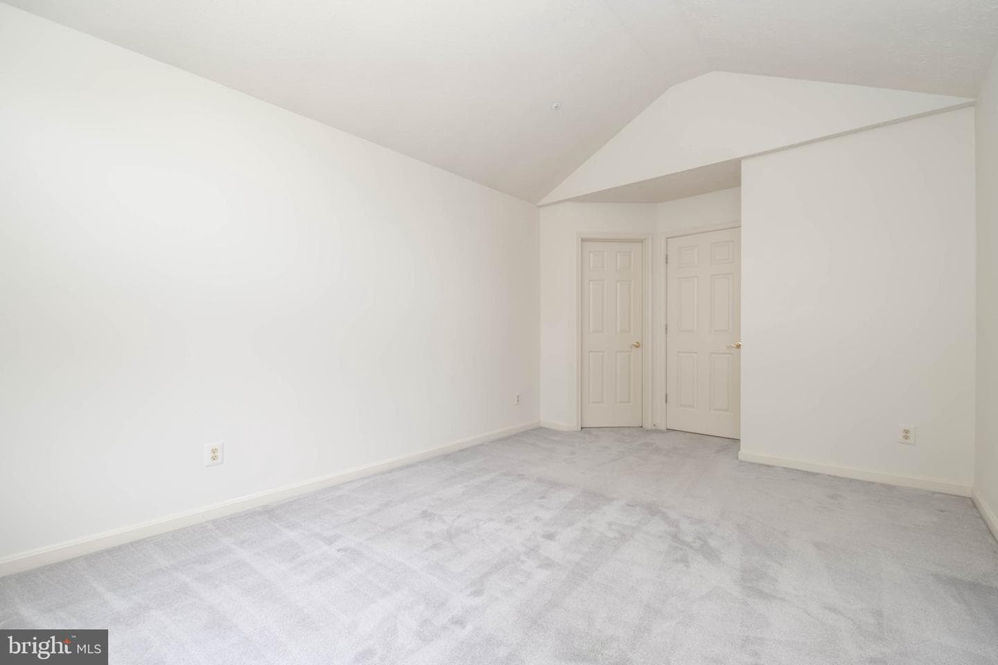 1240 Chateau Green Court photo 61