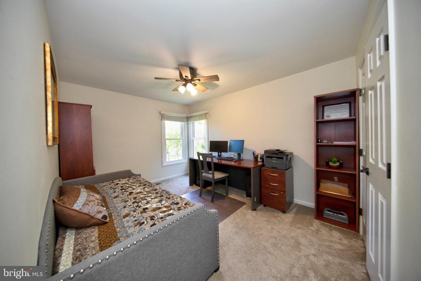 906 Featherstone Court photo 34