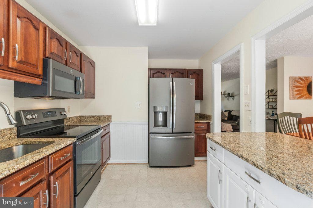 863 Ellicott Drive photo 16