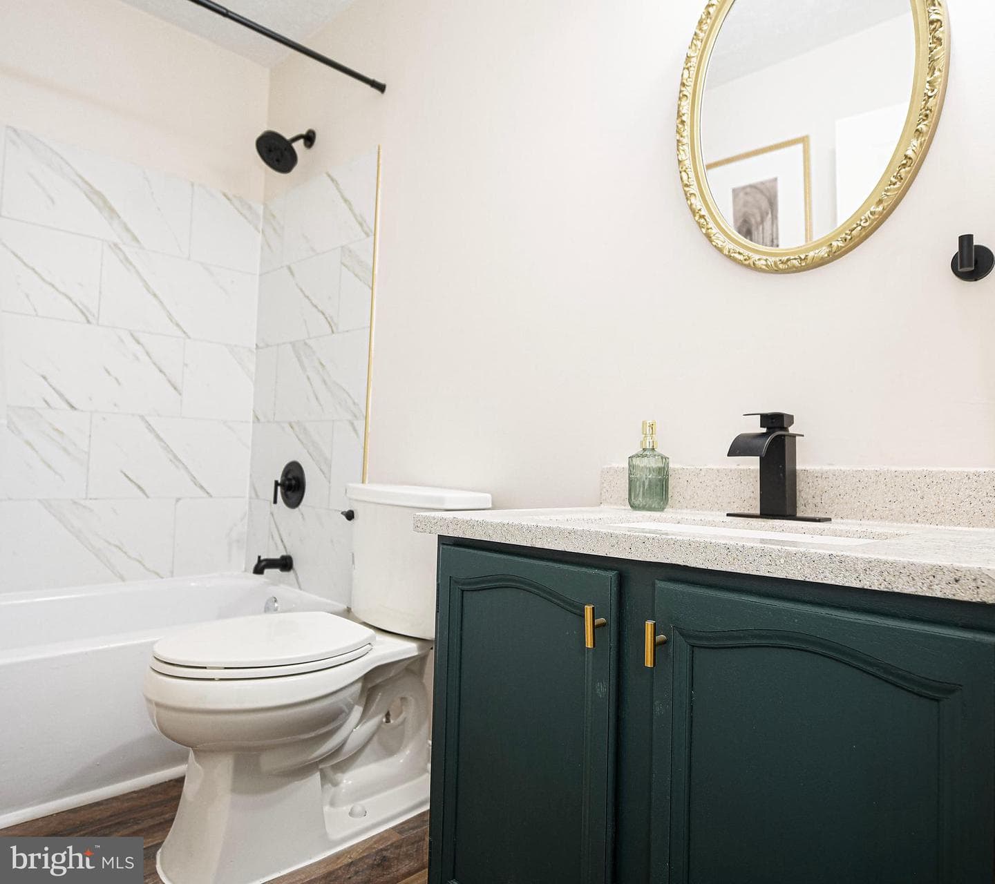 1583 Bentley Circle photo 32