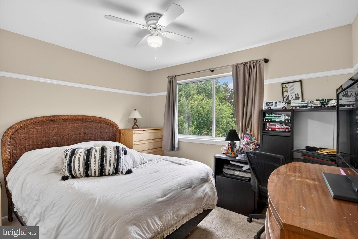 426 Kentmore Terrace photo 23