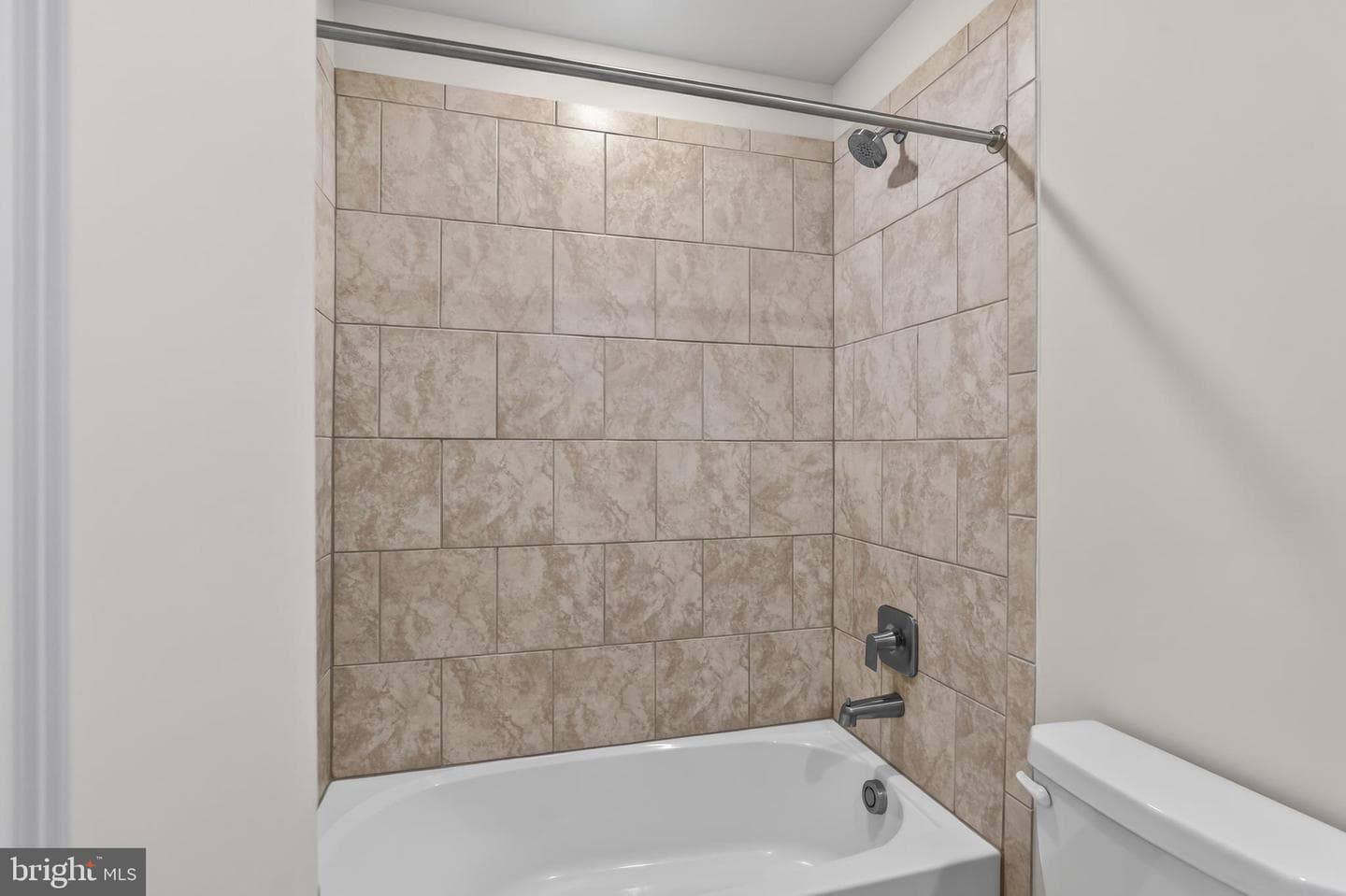 339 Hackley Drive photo 15