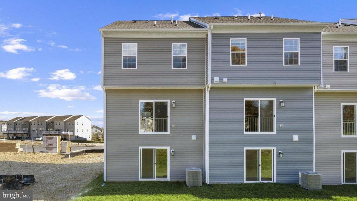 367 Hackley Drive photo 10