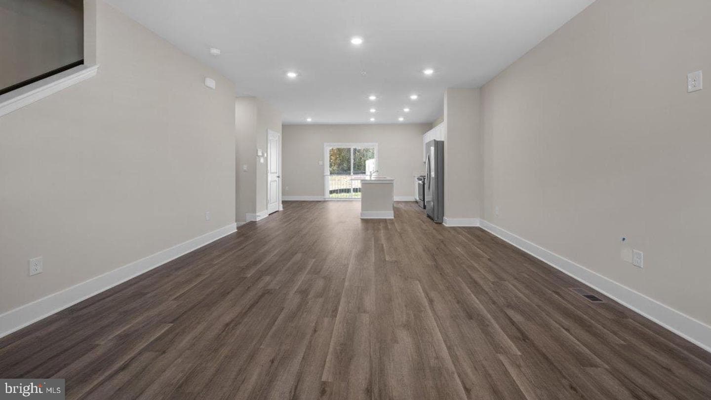 367 Hackley Drive photo 20